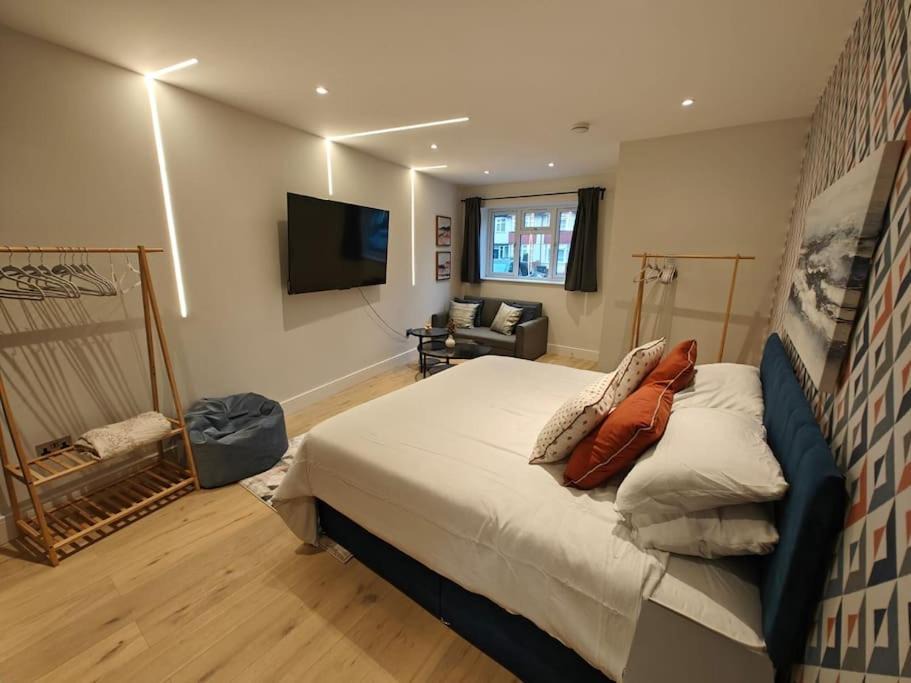 Photo of Bedroom in North Acton