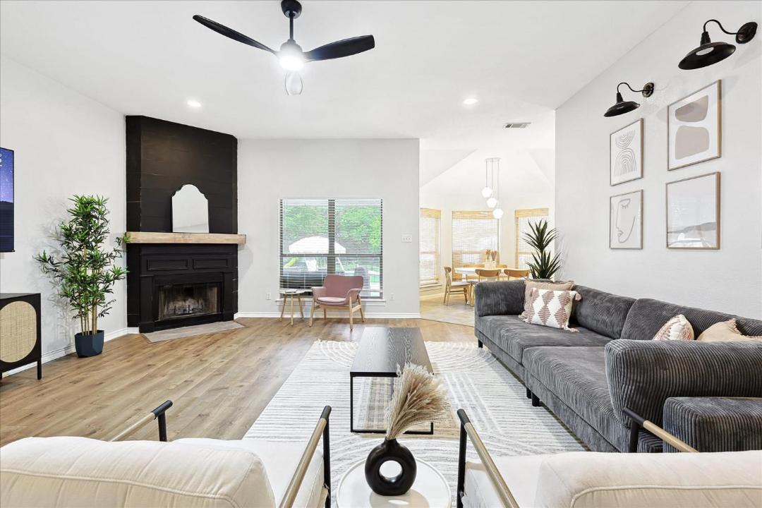 Photo of Livingroom in Red Oak