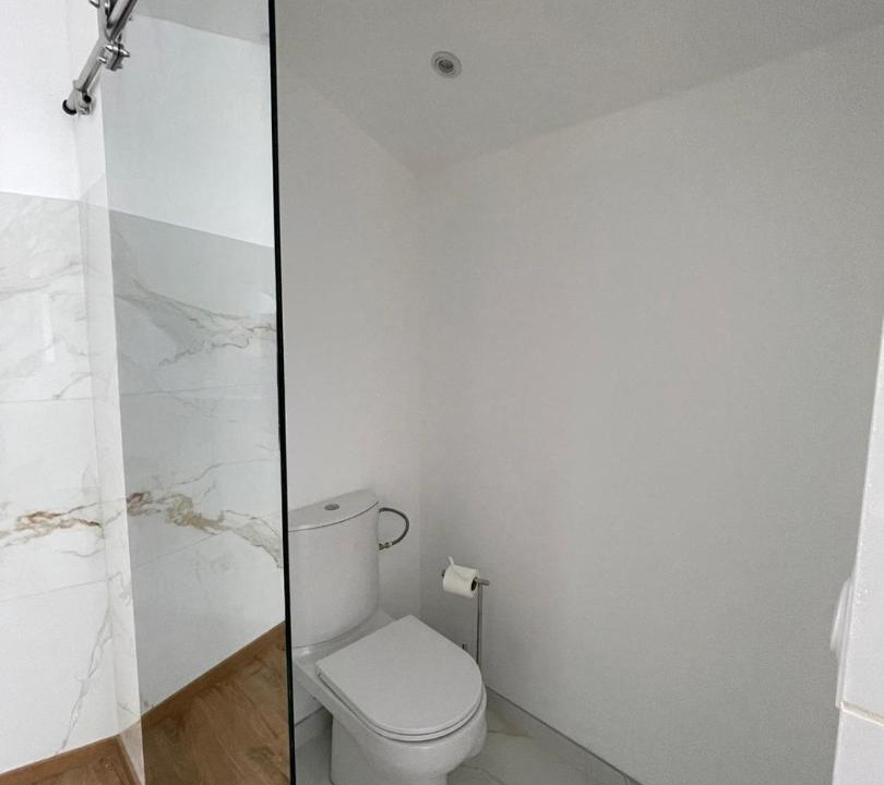 Photo of Bathroom in Ongles