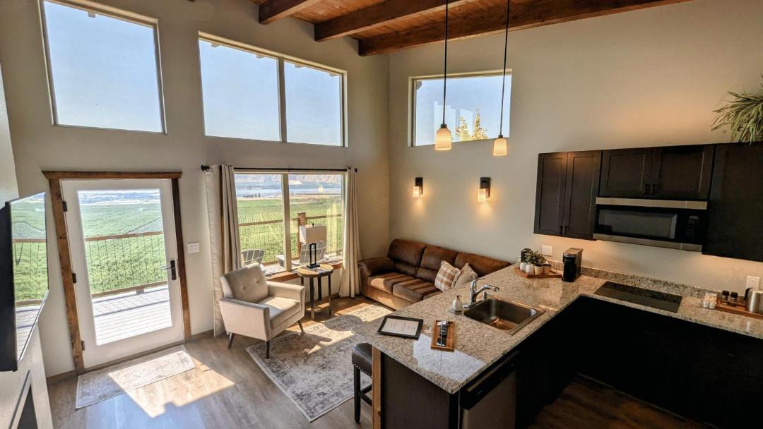 Photo of Livingroom in Brewster