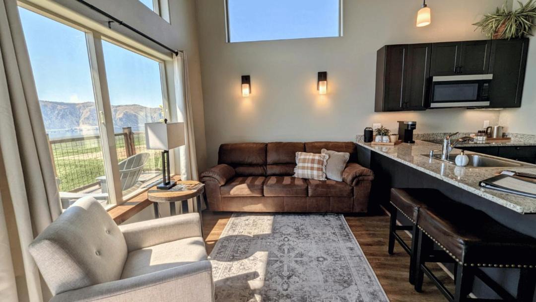 Photo of Livingroom in Brewster