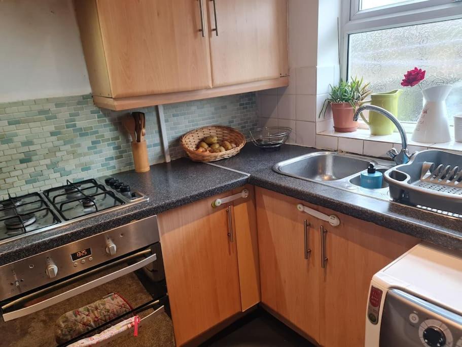 Photo of Kitchen in Fence