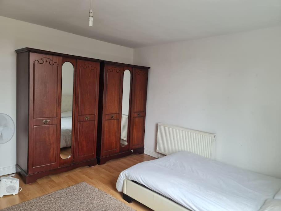 Photo of Bedroom in Fence