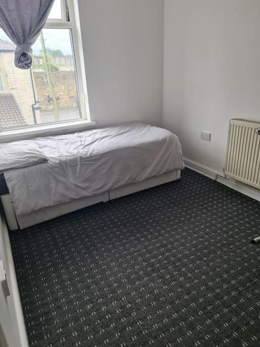 Photo of Bedroom in Fence