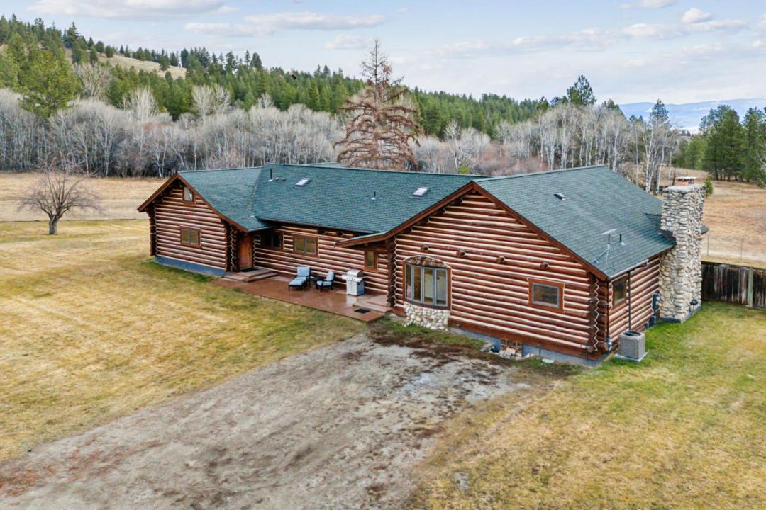 Photo of Others in Victor