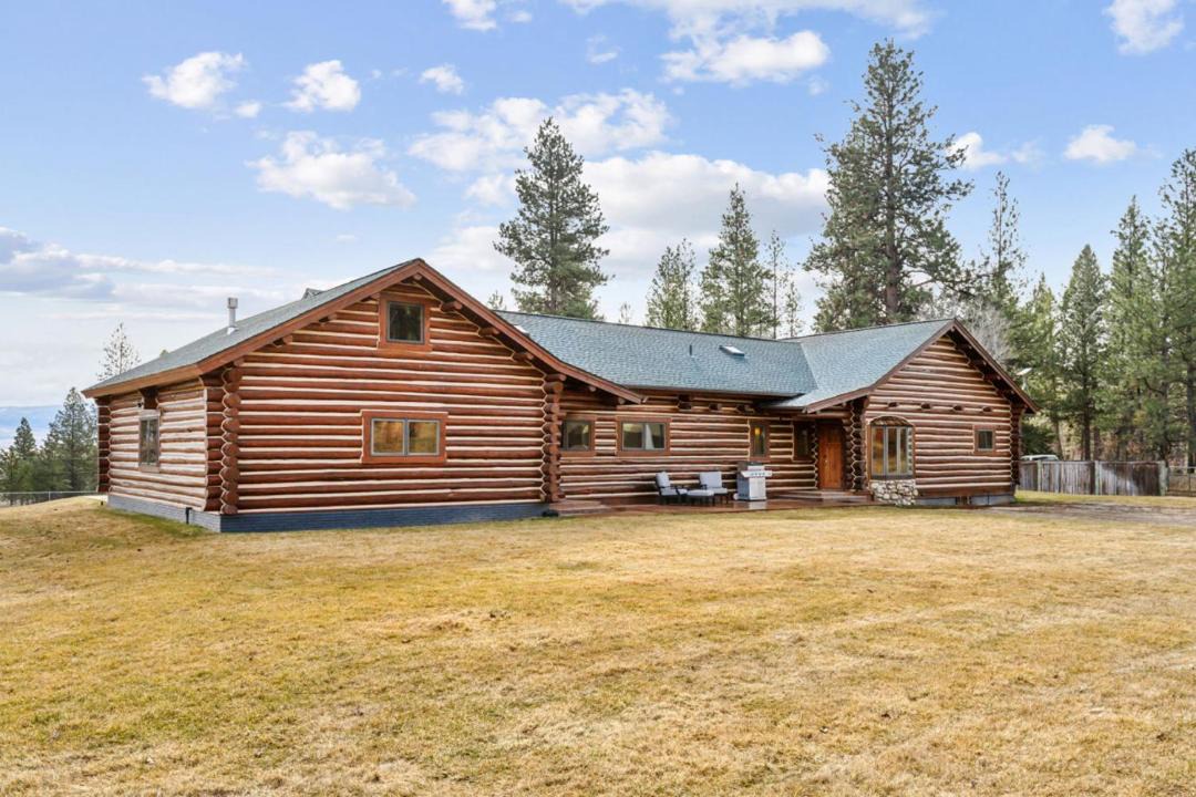 Photo of Others in Victor