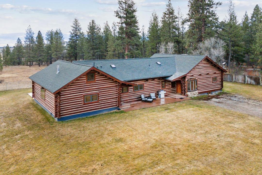 Photo of Others in Victor