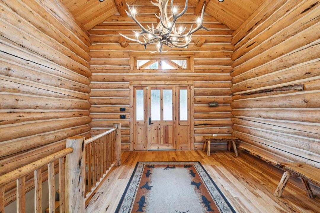 Photo of Others in Victor