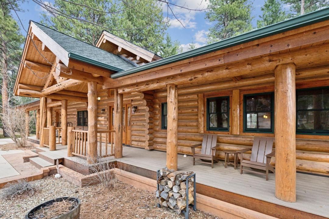 Photo of Others in Victor