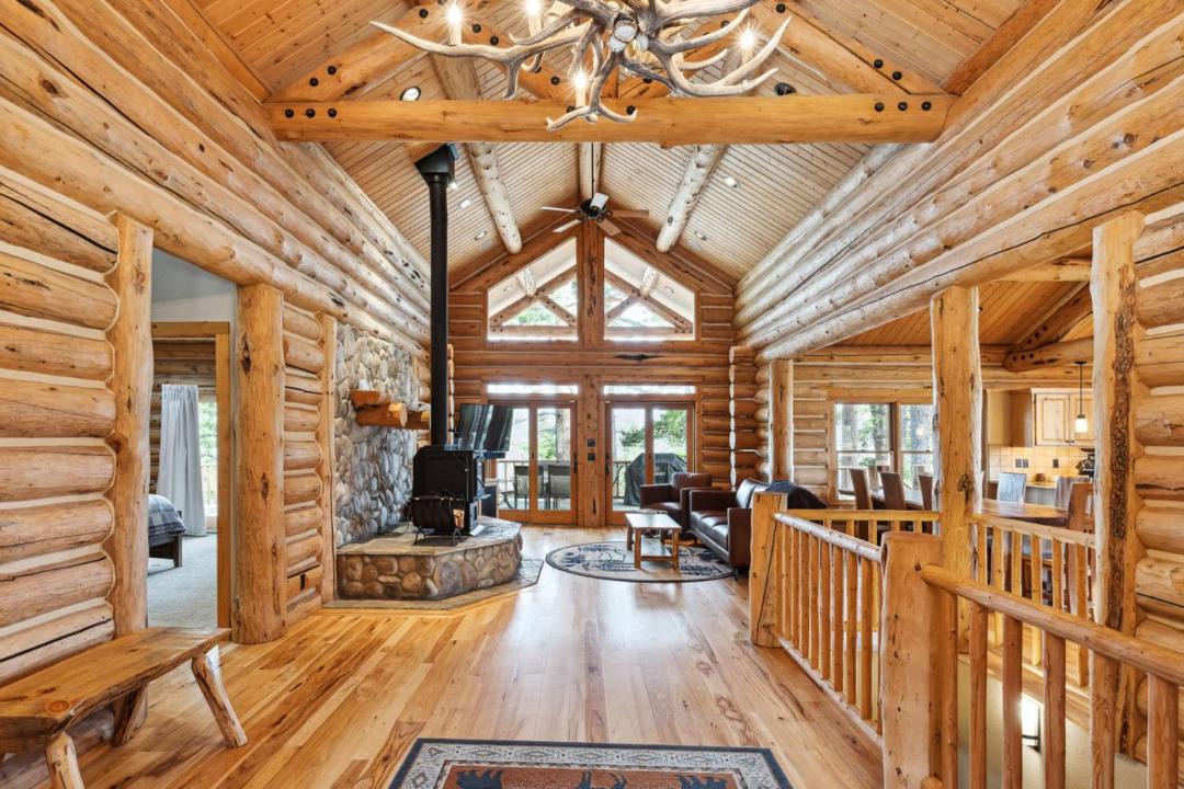 Photo of Others in Victor