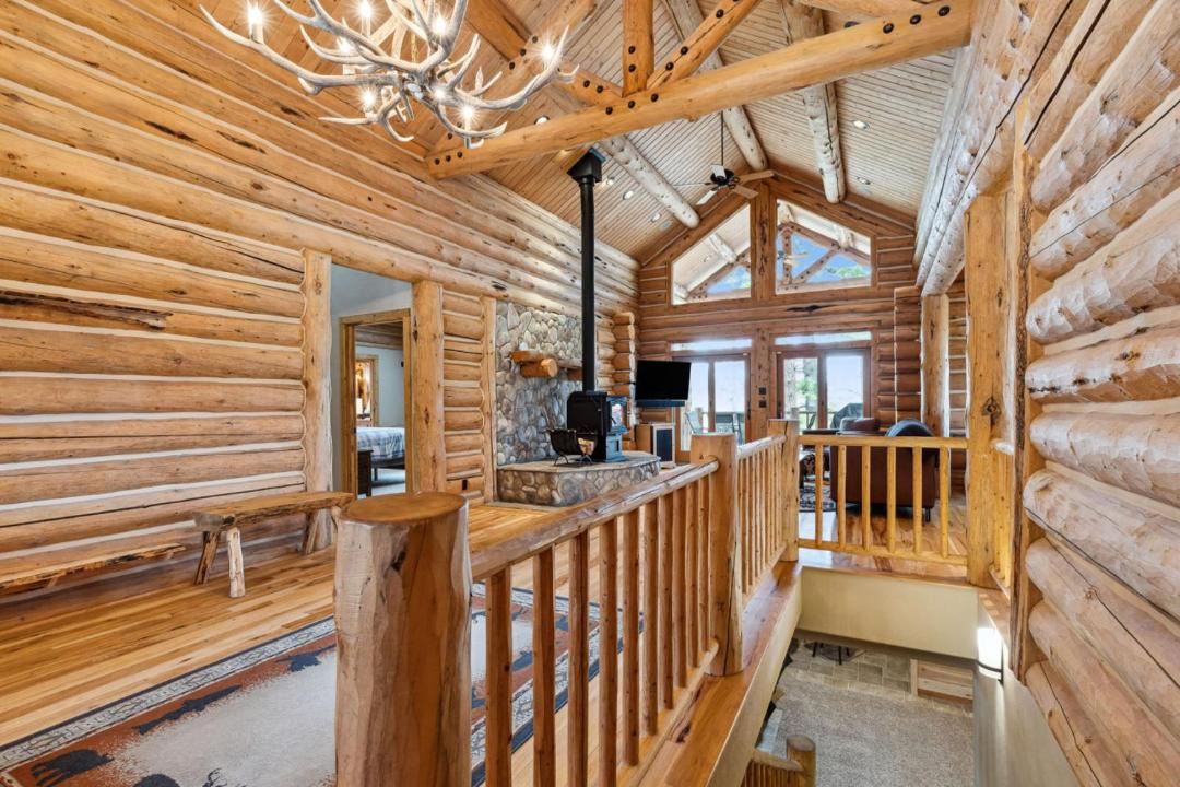 Photo of Others in Victor