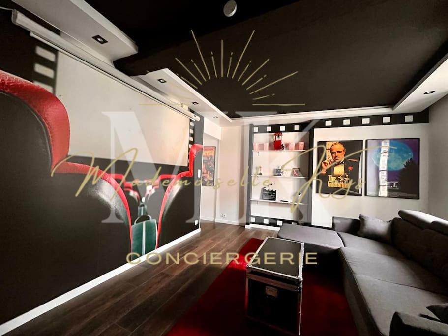 Photo of Others in Sens