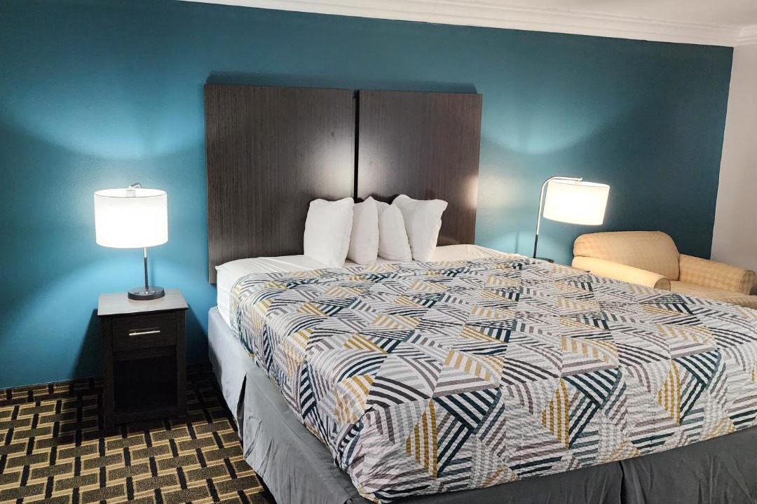 Photo of Bedroom in Crowley