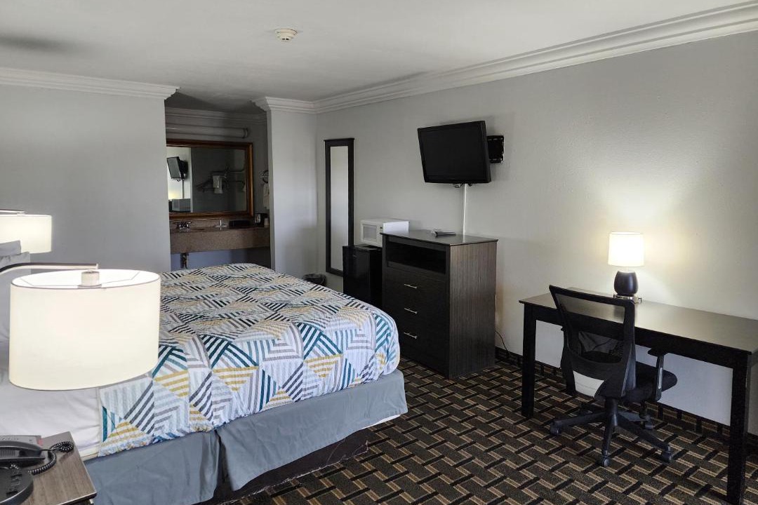 Photo of Bedroom in Crowley