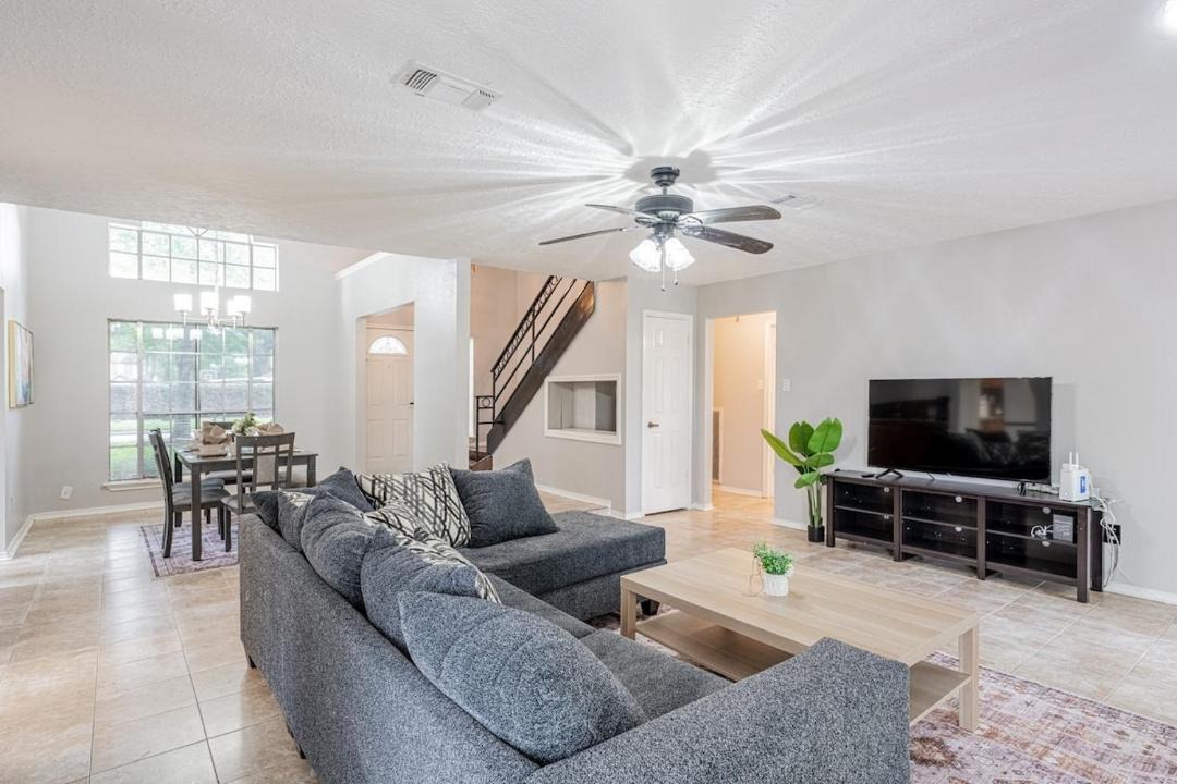 Photo of Livingroom in Houston