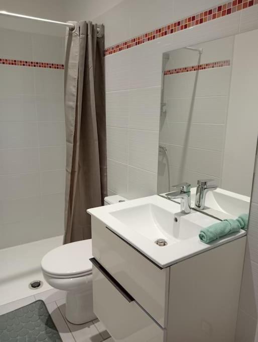 Photo of Bathroom in Cuq