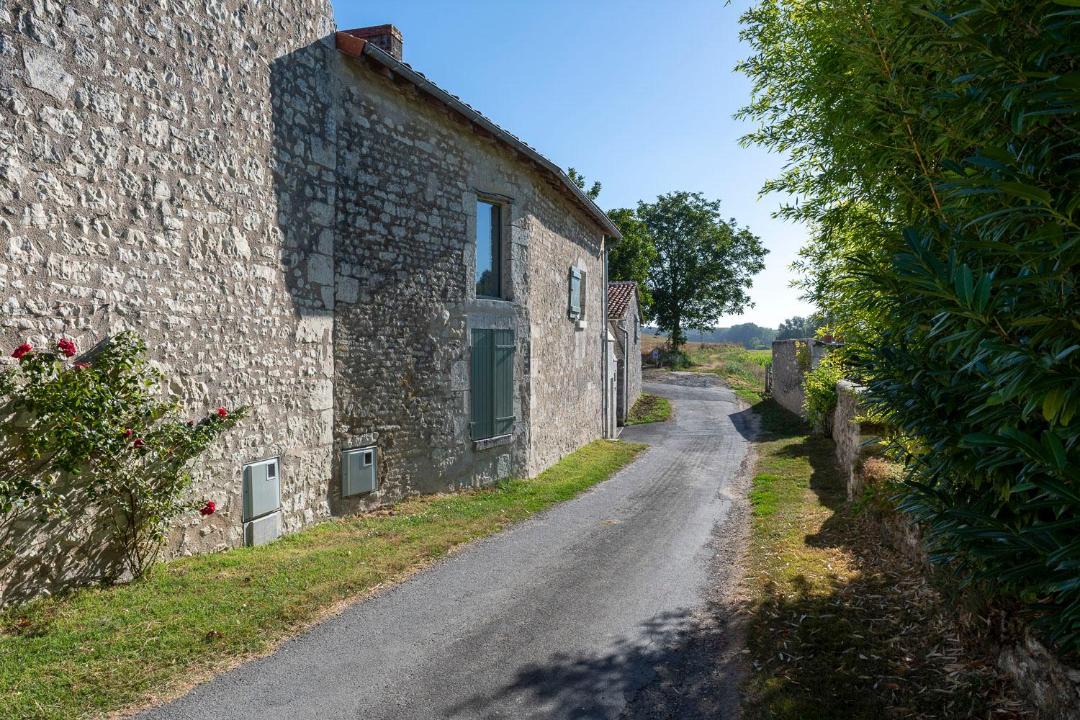 Photo of Others in Lemere