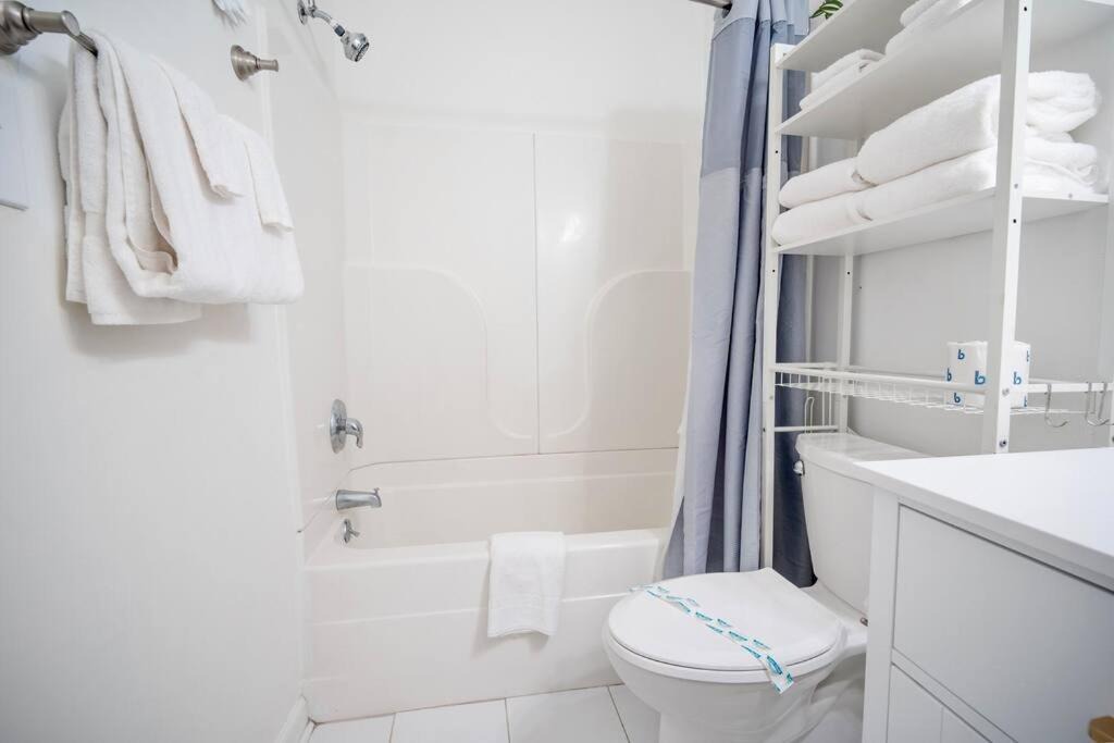 Photo of Bathroom in Thunderbolt