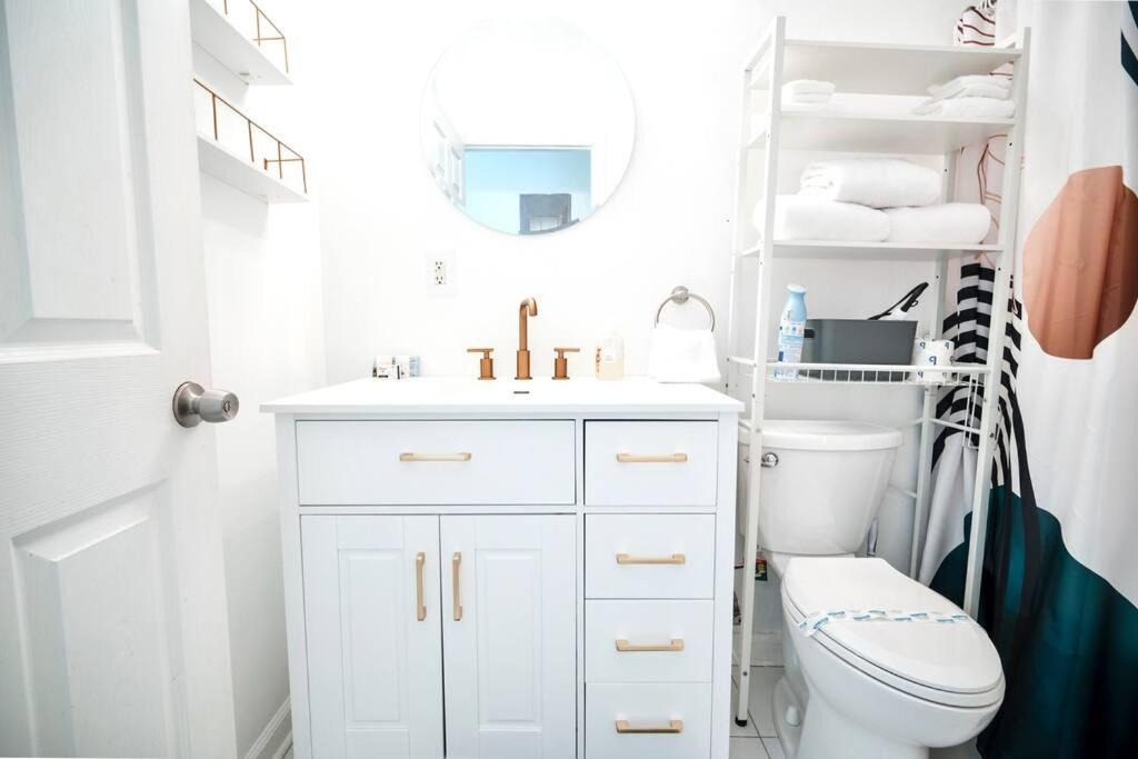 Photo of Bathroom in Thunderbolt