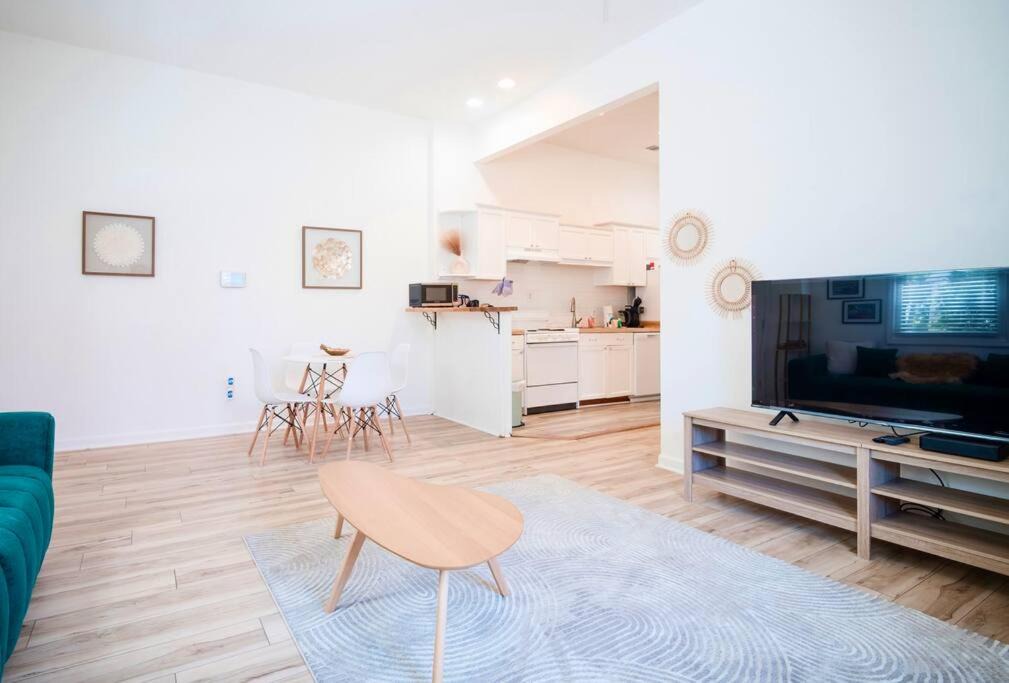 Photo of Others in Thunderbolt