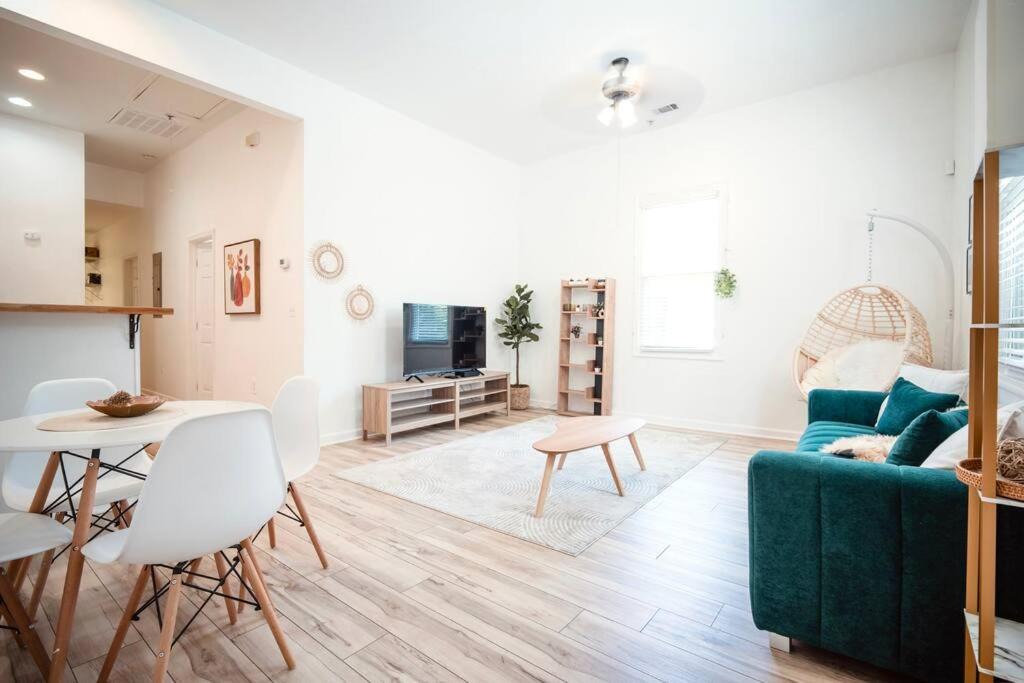 Photo of Others in Thunderbolt