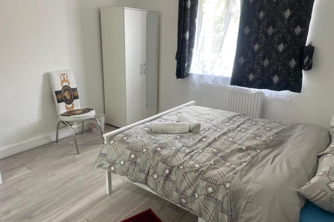 Photo of Others in Edgware