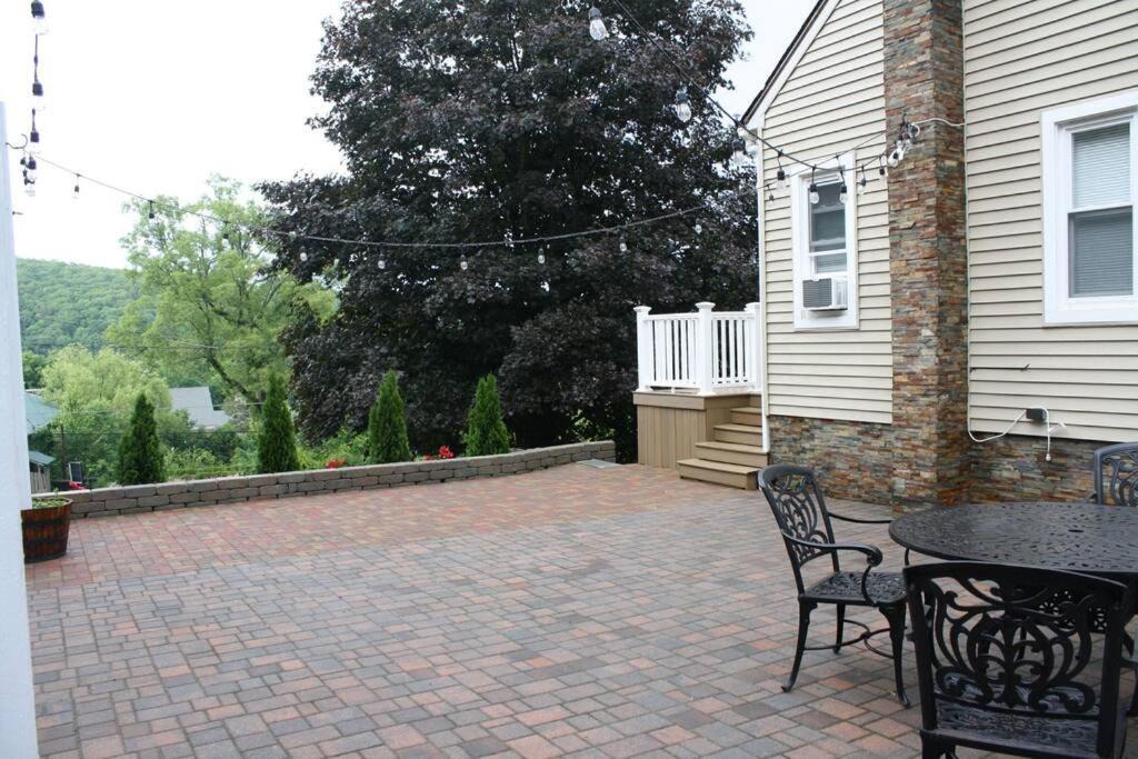 Photo of Patio Balcony in White Mills