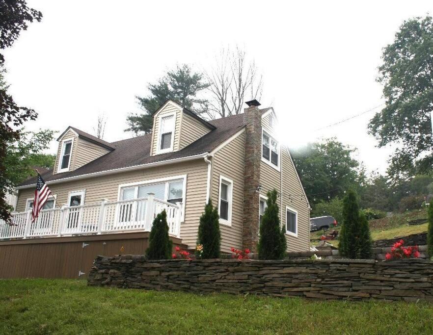 Photo of Others in White Mills