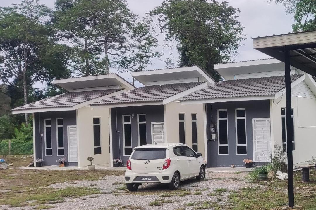 Photo of Buildings in Jeli