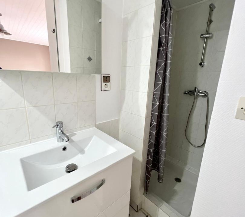 Photo of Bathroom in Mignaloux-Beauvoir