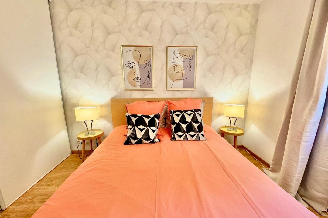 Photo of Bedroom in Elancourt