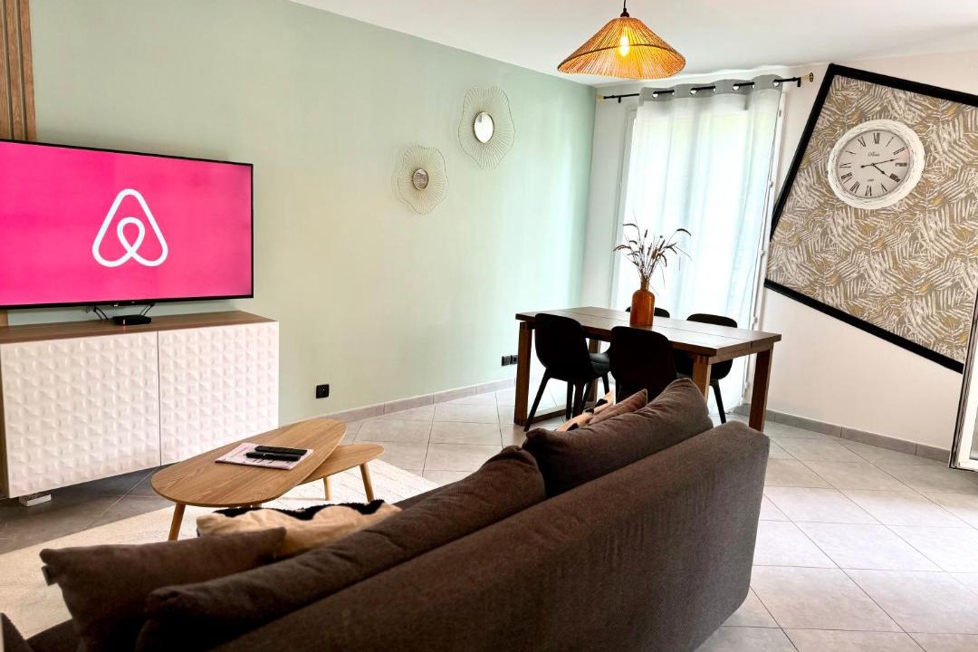 Photo of Livingroom in Elancourt