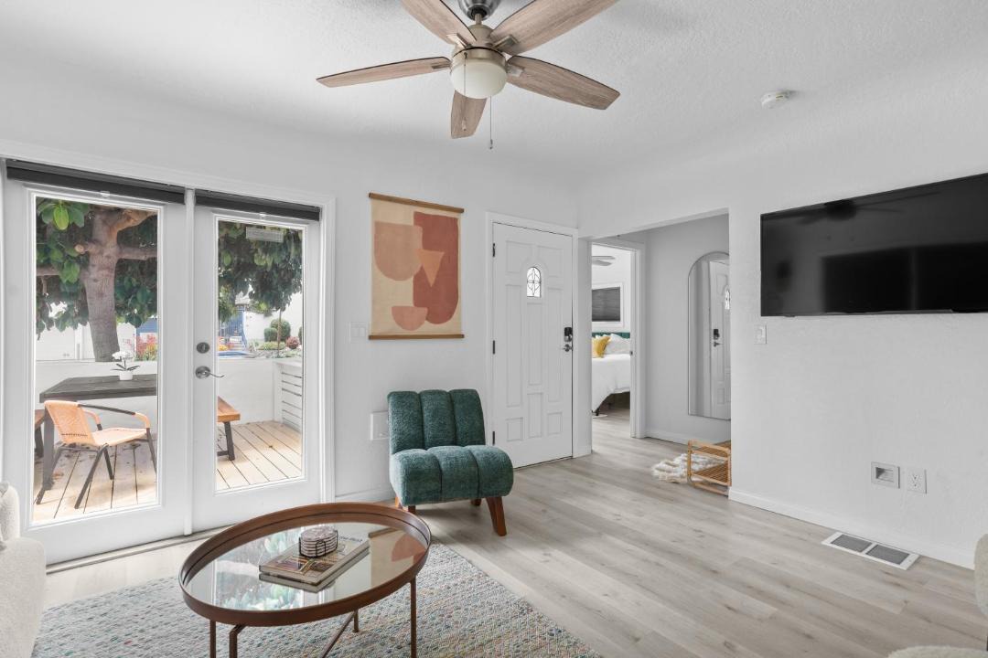 Photo of Livingroom in University Heights