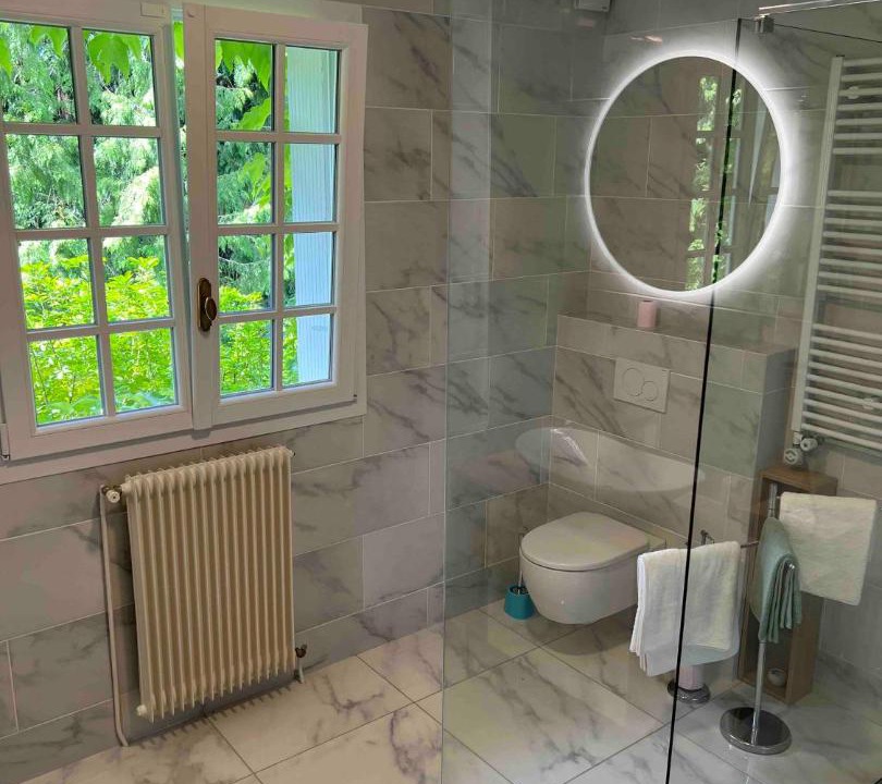 Photo of Bathroom in Courthiezy