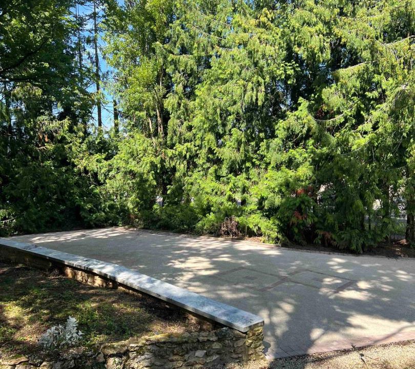 Photo of Others in Courthiezy