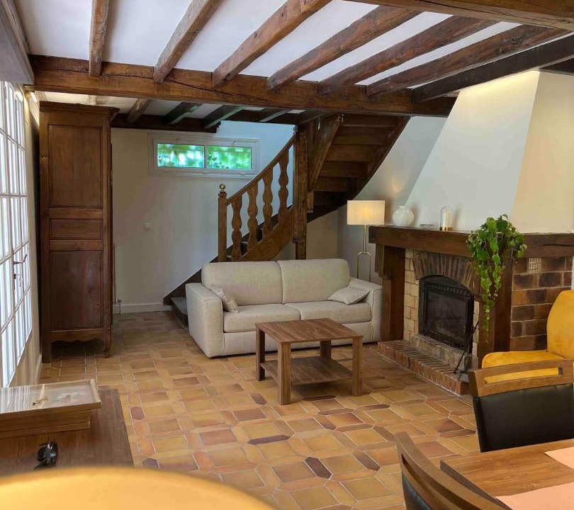 Photo of Others in Courthiezy