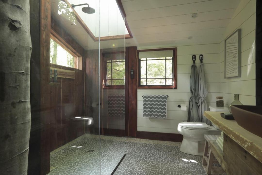 Photo of Bathroom in Flintstone