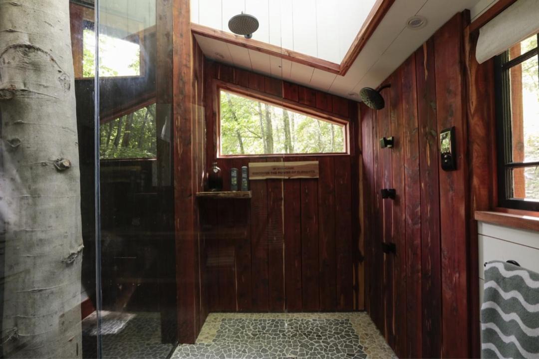 Photo of Bathroom in Flintstone