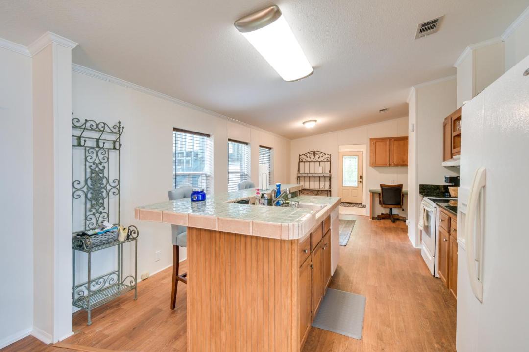 Photo of Livingroom in Doctors Inlet