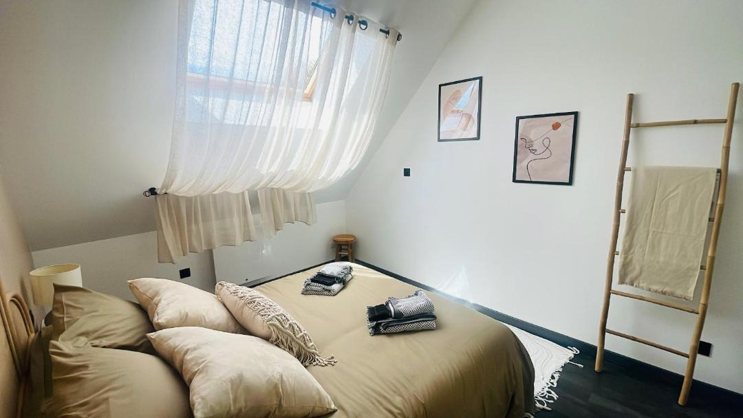 Photo of Bedroom in Cumieres