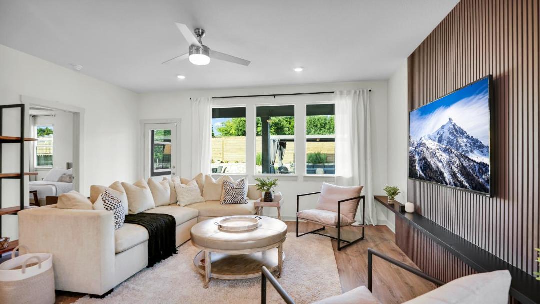 Photo of Livingroom in McNeil