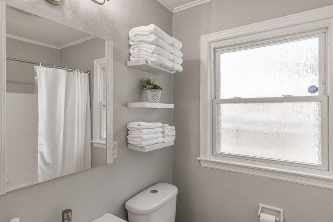 Photo of Bathroom in Turner Park