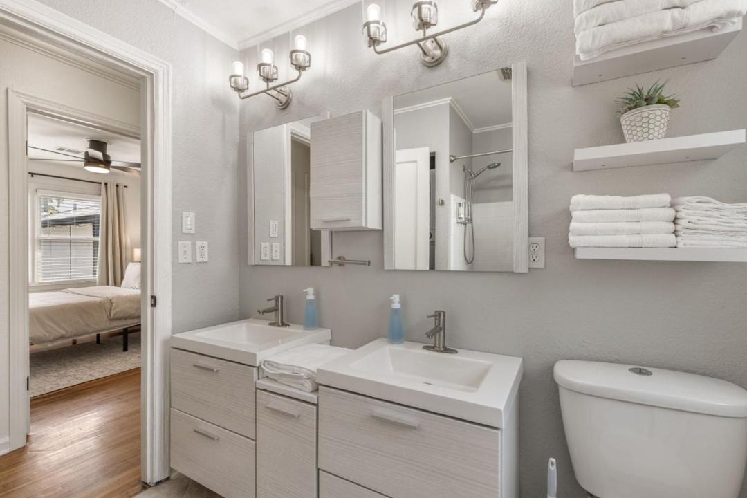 Photo of Bathroom in Turner Park