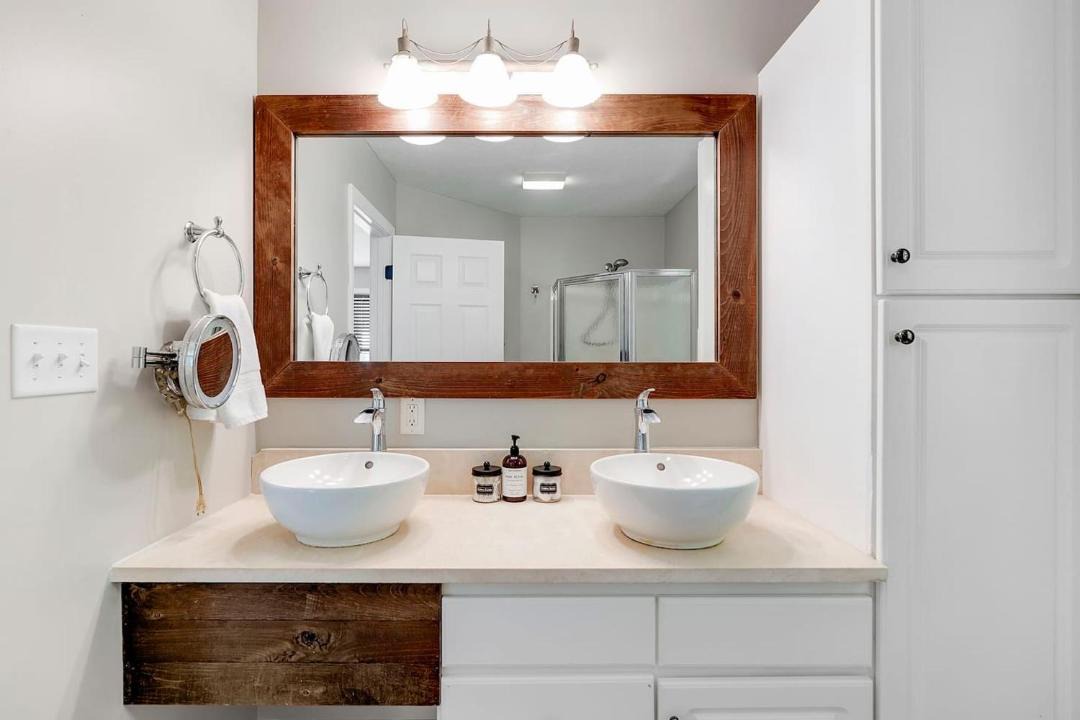Photo of Bathroom in Gray
