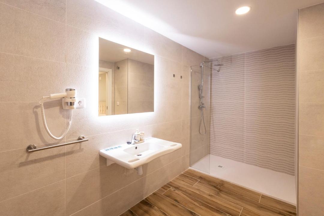 Photo of Bathroom in Benicalap