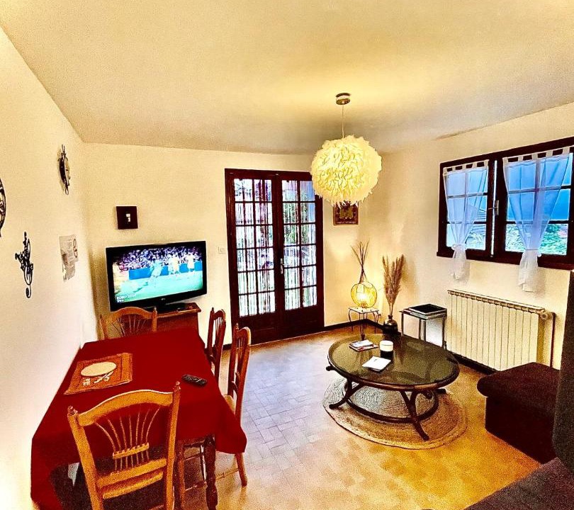 Photo of Livingroom in La Cote-Saint-Andre