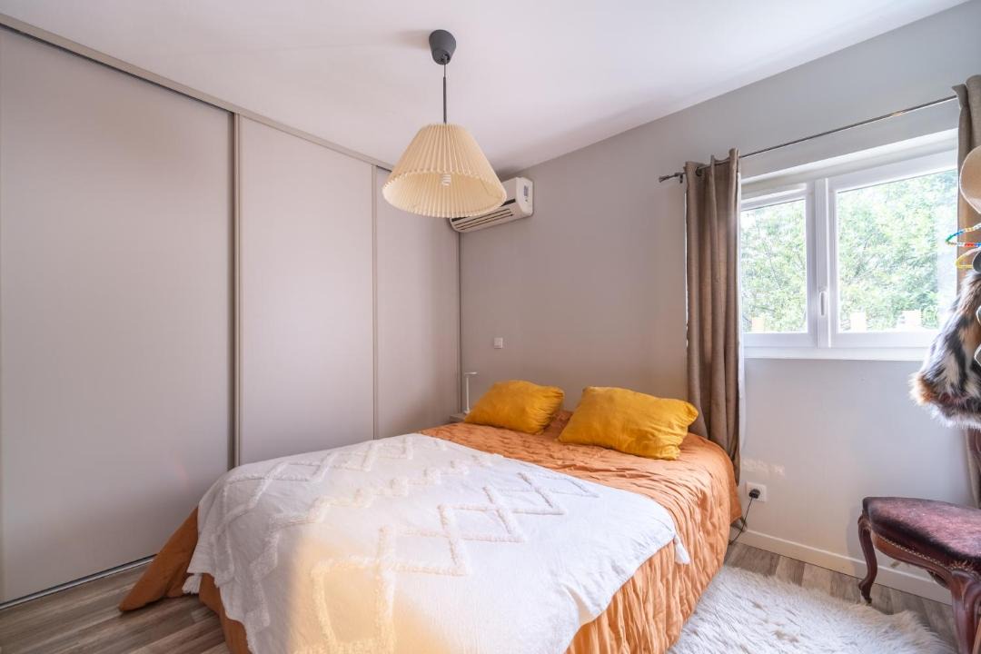 Photo of Bedroom in Labege