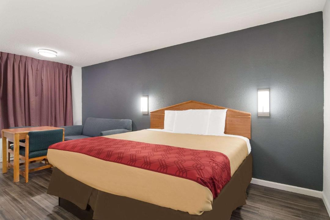 Photo of Bedroom in Calhoun