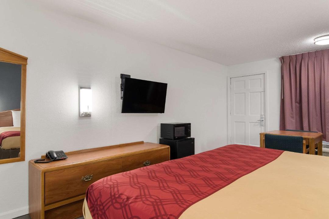 Photo of Others in Calhoun