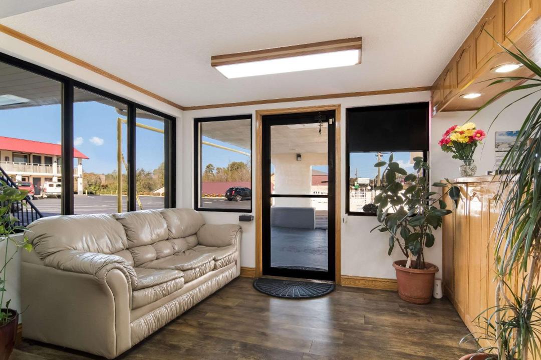 Photo of Others in Calhoun